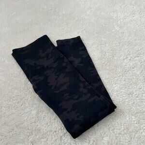 Spanx Womens Seamless HR Slimming Camo Print Leggings Sz S Casual Teacher Emo